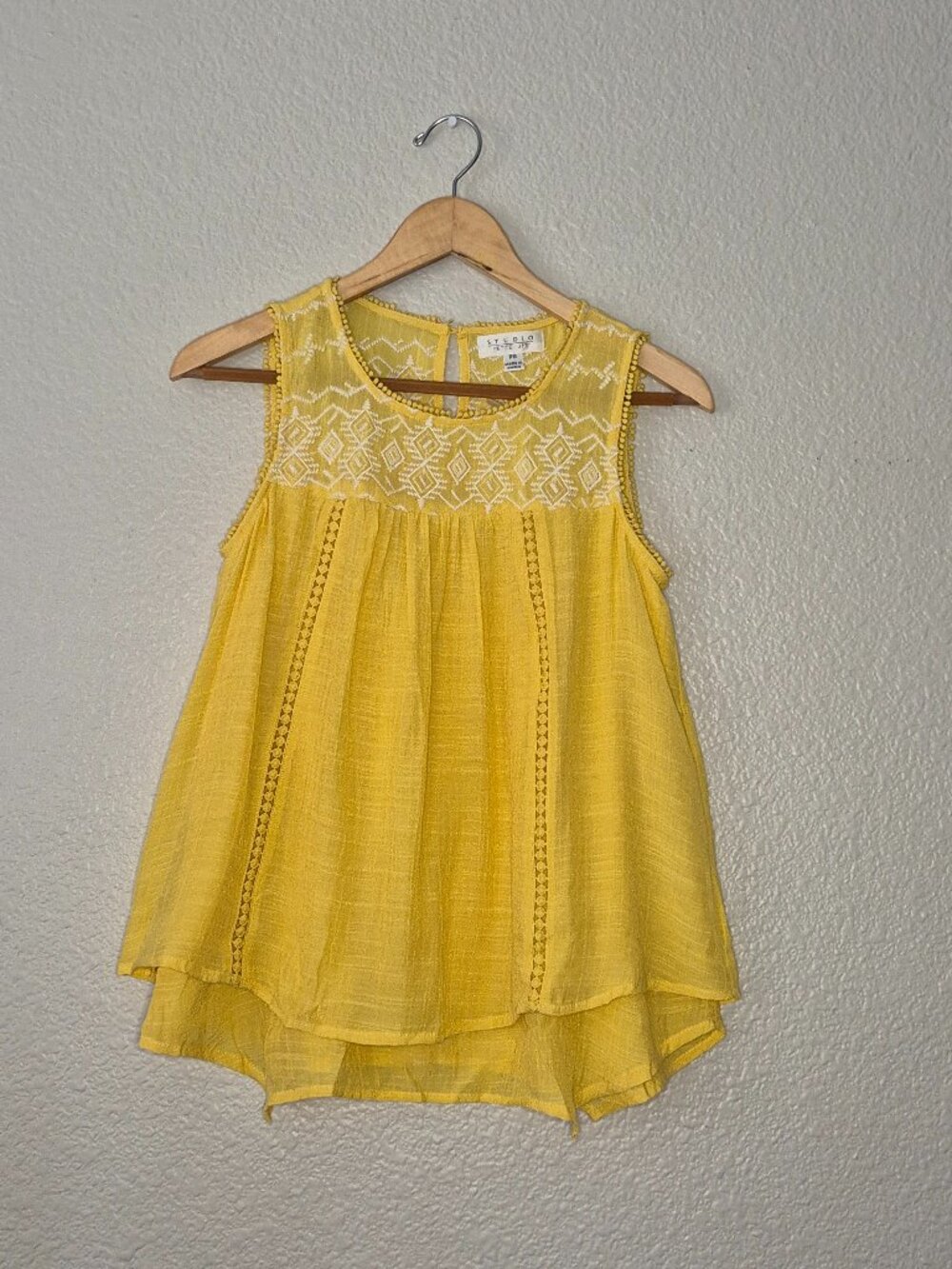 NWT Studio JPR Women's Yellow Top W/ White Design Size: Petite Small